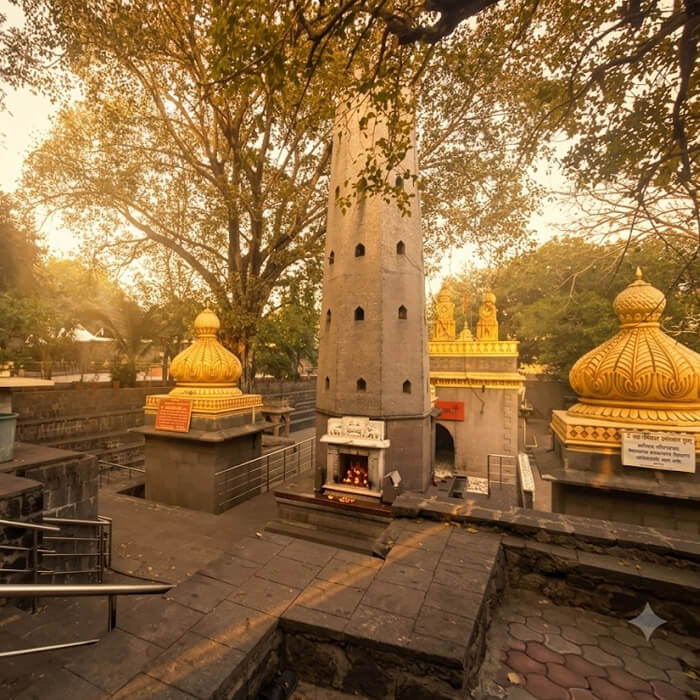 Shri Someshwar Temple precinct